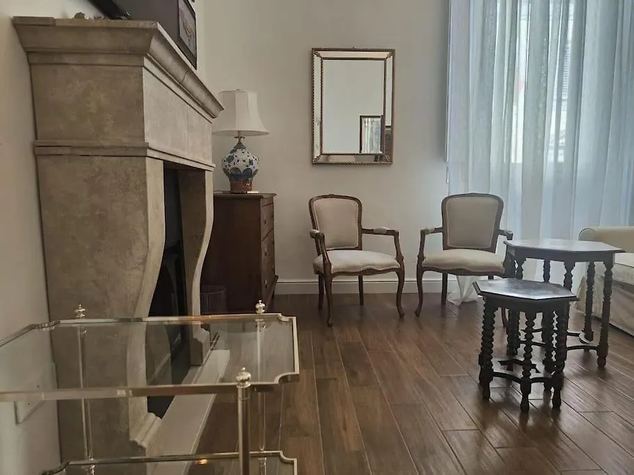 Santa Caterina Palace Apartment In Florence-3 Bedroom