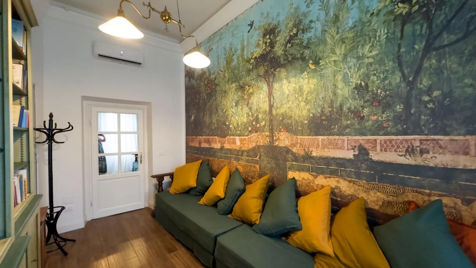 Santa Caterina Palace Apartment In Florence-3 Bedroom
