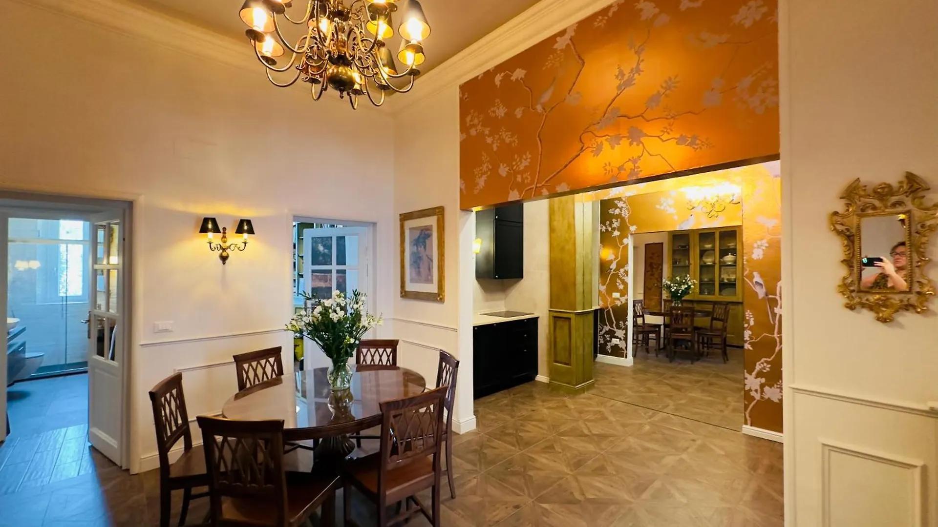 Santa Caterina Palace Apartment In Florence-3 Bedroom